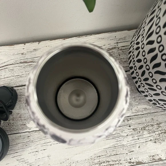 Skull and Floral Pattern Hydrapeak Bottle - Picture 5 of 6